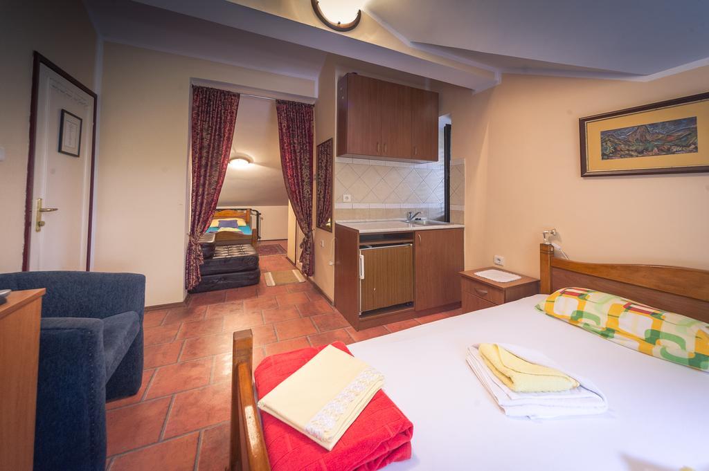 Apartments Villa Ferri Котор Экстерьер фото
